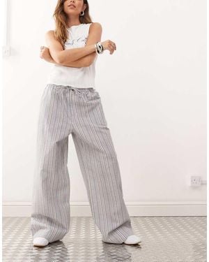 Collusion Relaxed Linen Look Stripe Trousers - White