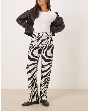 ASOS Vaqueros De Pernera Recta Slim Con Estampado Gráfico De Cebra De - Neutro