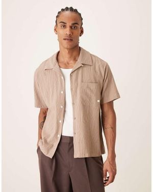 Farah Riley Short Sleeve Textured Logo Shirt - Natural