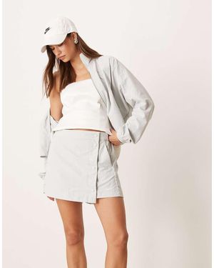 Nike Falda Pantalón De 3" Plateada Trend Essential De - Neutro