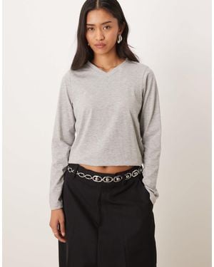 Motel Feman Long Sleeve V Neck Casual Top - Grey