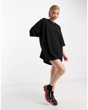 Weekday Vestido Estilo Camiseta Huge Exclusiva De - Negro