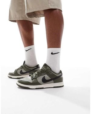 Nike Dunk Low Retro Trainers - Brown