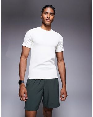 4505 – geripptes sport-t-shirt aus schnell trocknendem material - Weiß