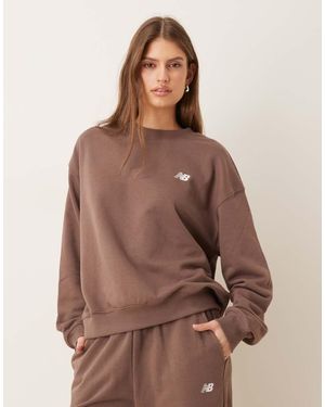New Balance Sport Essentials French Terry Crew - Brown