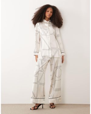 Iyal Chemise d'ensemble satinée à imprimé abstrait et liserés contrastants - crème - Neutre