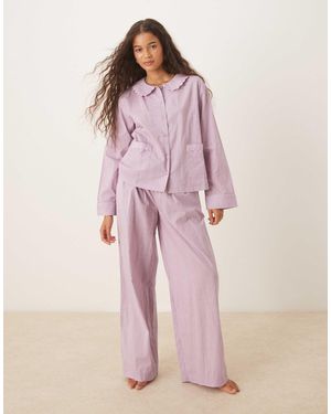 ASOS Pyjama rayé avec pantalon et chemise à bords festonnés - Rose