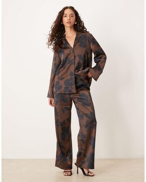 Pretty Lavish Wide Leg Pants - Natural