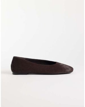 schuh Bailarinas Cuadradas Con Pelo Sintético Efecto Vaca En Marrón - Blanco