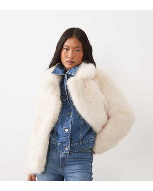 Forever New Faux-Fur Korte Jas Met Reverskraag - Blauw