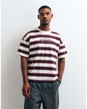 Weekday T-Shirt Oversize Con Stampa Grafica A Righe Rosse E - Rosso