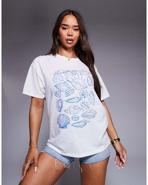 Missy Empire T-Shirt Oversize Bianca Con Motivo Con Conchiglie - Bianco