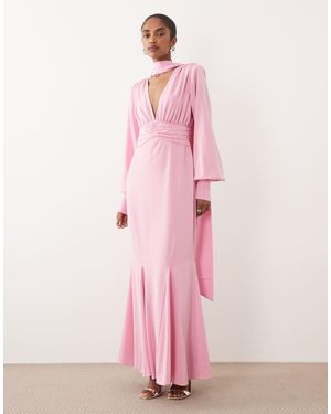 Pretty Lavish Satijnen Maxi Jurk Met Sjaaldetail, V-Hals En Brede Manchetten - Roze
