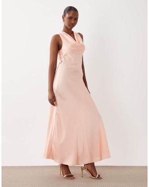 Vila Vestido Largo Color Melocotón Pálido Con Cuello Halter Desbocado De Satén De -Naranja - Rosa