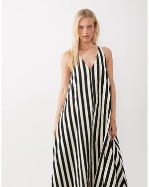 4th & Reckless Cotton Twist Back Detail Trapeze Maxi Dress - White