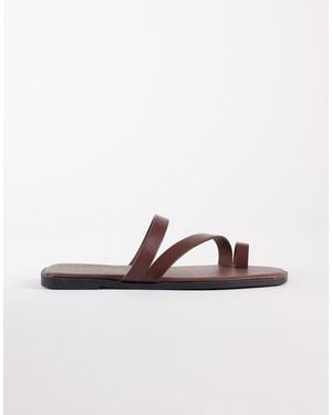 New Look Toe Loop Sandal - Brown
