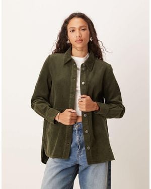 Jdy – relaxed fit hemdjacke aus cord - Grün