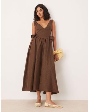 Vrg Grl Daphne Linen Ruffle Detail Midi Dress - Brown