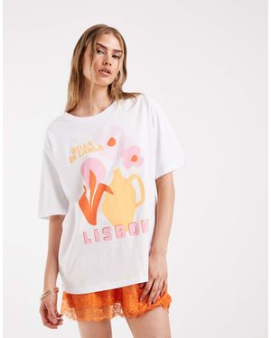 ONLY Oversized T-Shirt With Floral Lisbon Graphic - White