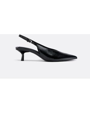Stradivarius V-Neck Kitten Heel Shoes - White