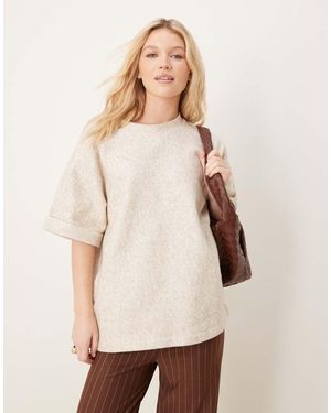 ASOS T-Shirt Oversize Bouclé Con Maniche Risvoltate - Neutro