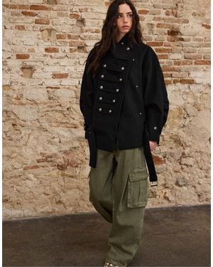Stradivarius Jacke mit stehkragen und knöpfen - Braun