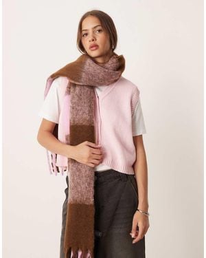 ASOS Bufanda Rosa Y Marrón A Cuadros Grandes Con Flecos De