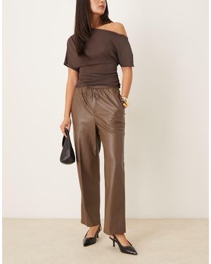 Mango Pantalones Marrones Con Lazada En La Cintura De Cuero Sintético De - Neutro