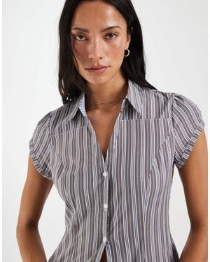 Hollister Fitted Cinched Waist Short Sleeve Shirt - Gray