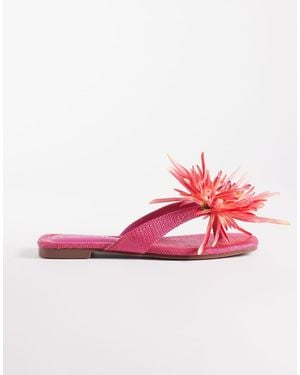 South Beach Flip Flops With Flower Detail - Pink