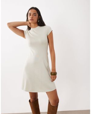 Kaiia Exklusive gestricktes minikleid mit angeschnittenen ärmeln und ausgestelltem rock - Weiß