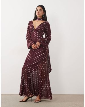 Pretty Lavish Chiffon-maxikleid mit tiefem ausschnitt, schal-detail und transparentem saum - Mehrfarbig