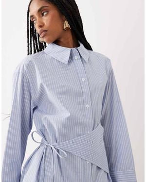 4th & Reckless Camicia Blu Gessato Con Cintura Annodata