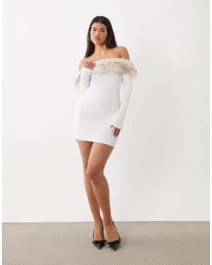 I.AM.GIA Cecily bardot-strick-minikleid mit faux-fur-besatz - Weiß