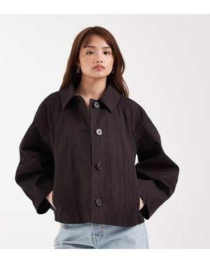 ASOS Asos Design Petite Short Trench Coat With Pleat Detail - Black