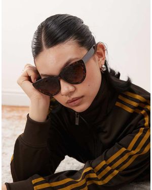 Monki Oversized Ronde Cat Eye Zonnebril - Zwart