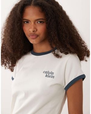 Calvin Klein – schmal geschnittenes ringer-t-shirt - Braun