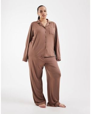Loungeable Curve superweiches jersey-pyjama-set mit reversoberteil, weitem bein und paspeldetail - Braun