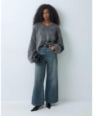 Weekday Jersey Premium De Mezcla De Lana Y Mohair Con Cuello De Pico En Gris Oscuro Jaspeado - Azul
