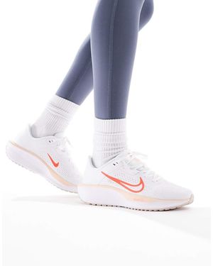 Nike Quest 6 Trainers - White