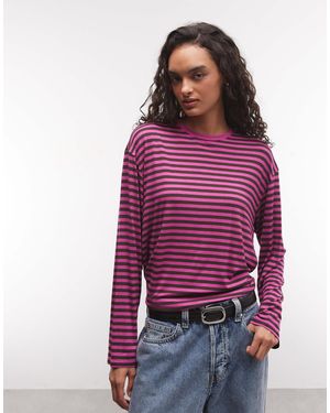 Monki T-shirt oversize à manches longues à rayures et roses - Rouge