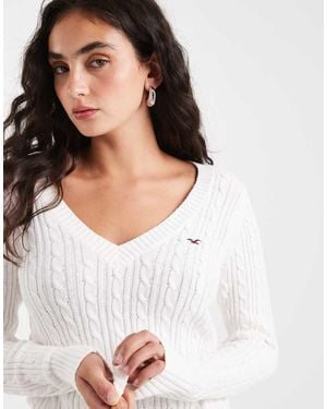 Hollister Cable Knit Icon Logo V Neck Jumper - White