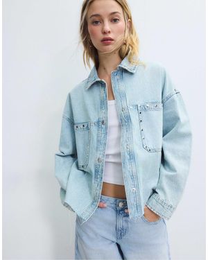 Stradivarius Surchemise courte en jean avec clous - moyen - Bleu