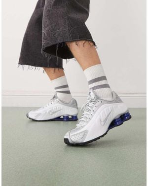 Nike Shox R4 Trainers - Grey