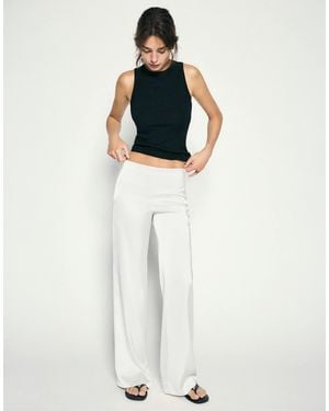 Pull&Bear Pantalon droit en satin - beige - Blanc
