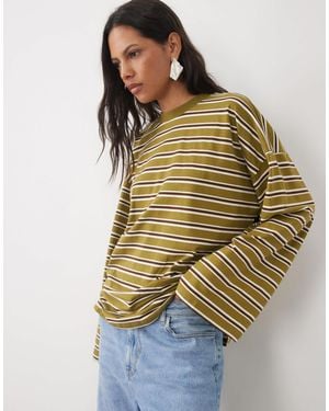 ASOS T-shirt mit rundhalsausschnitt und langen ärmeln im streifenmuster - Mehrfarbig