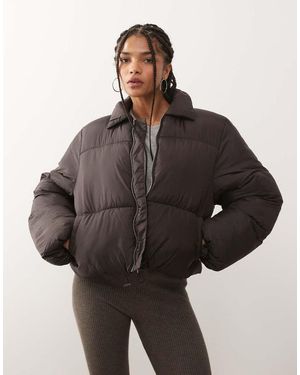 Monki Cropped Pufferjack Met Kraagdetail - Bruin