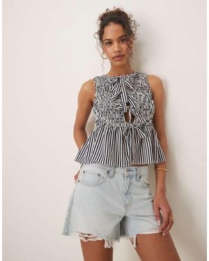 Glamorous Top Arricciato Blu E Bianco A Righe Con Peplo E Fiocchi Sul Davanti - Grigio