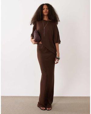 SNDY'S Fine Knit High Waisted Maxi Skirt - Brown