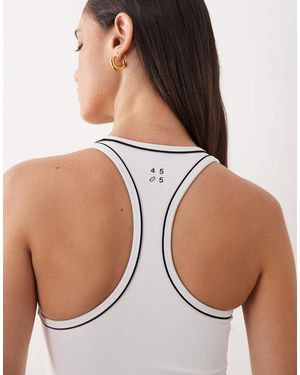 4505 Active Scoop Neck Vest With Inner Bra And Piping Detail - Natural